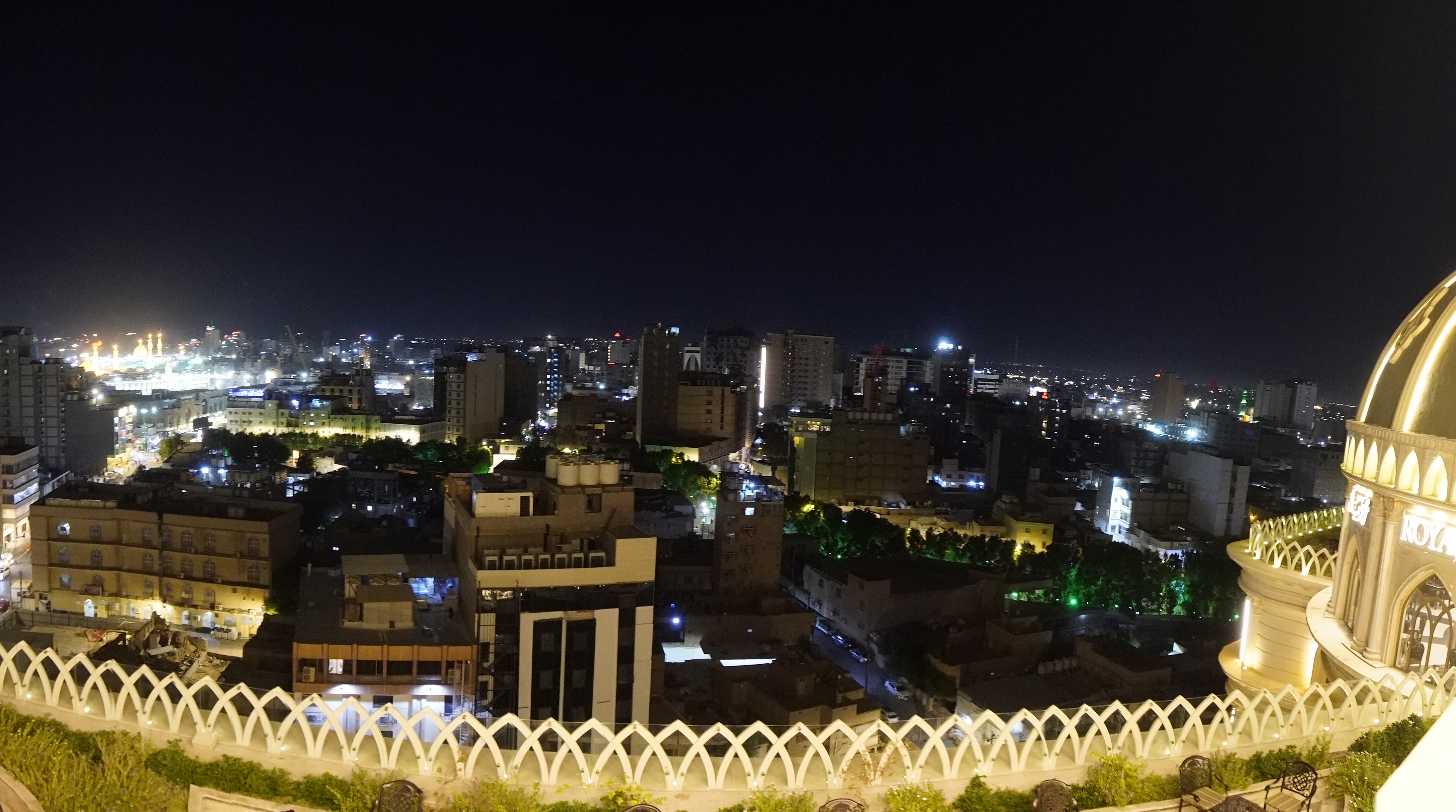 Cafe & Rooftop Garden